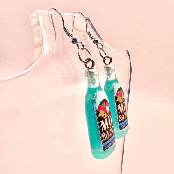 MD 20/20 Bottle Earrings - Alcohol Earrings - New Years Eve Party Earrings - Picture 5 of 10